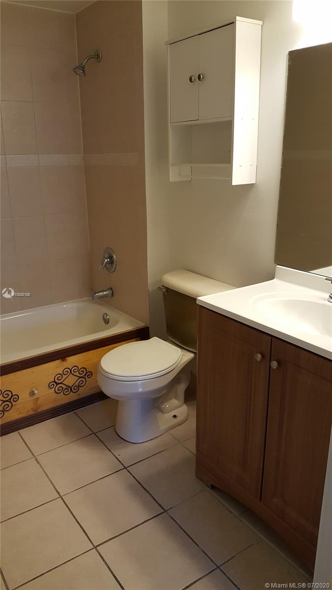 PARADISE POINTE CONDO - Residential Lease