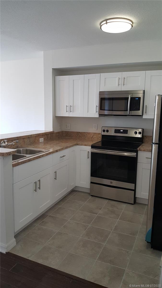 PARADISE POINTE CONDO - Residential Lease
