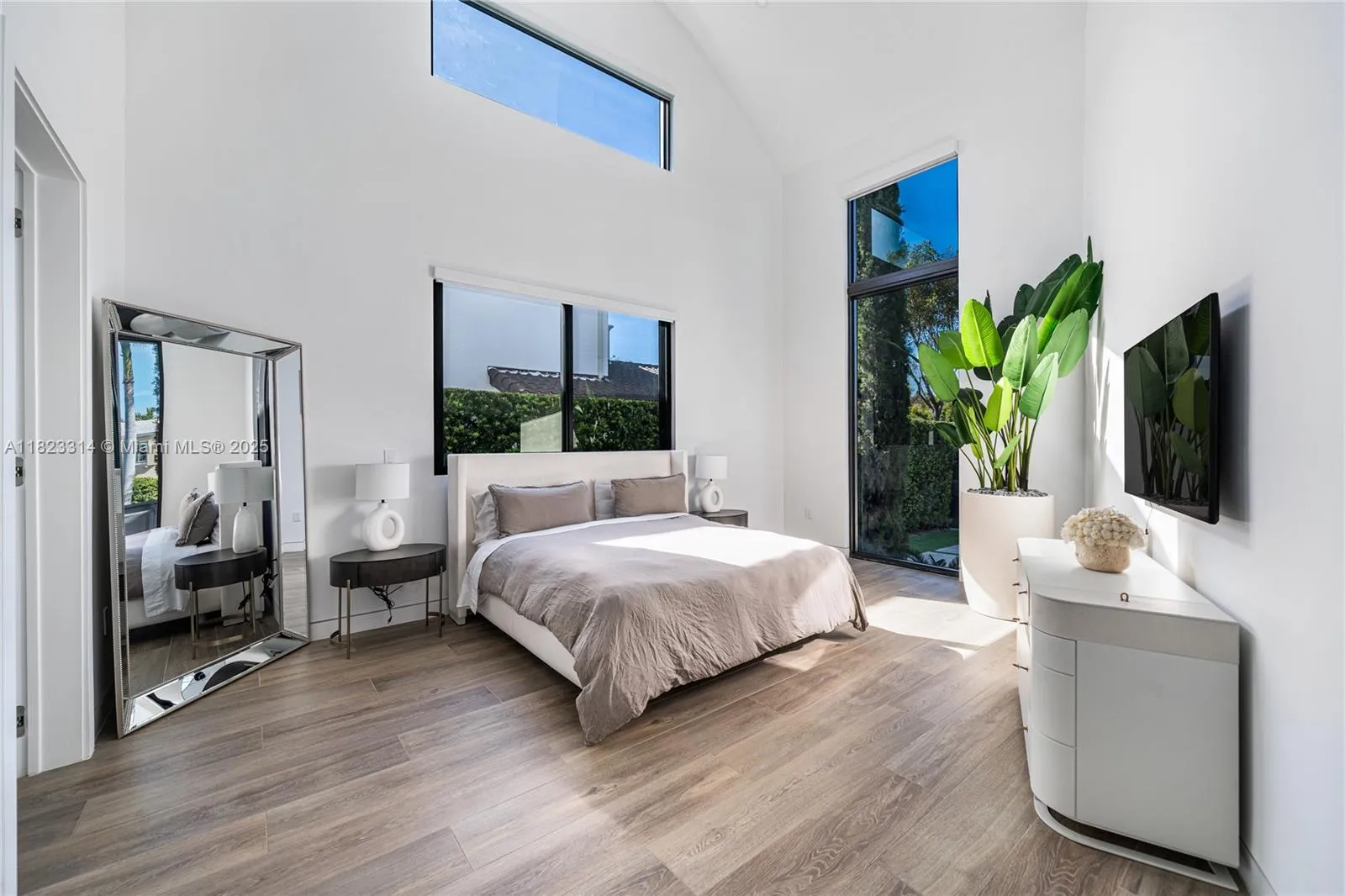 Miami Beach, Florida 33140, United States, 5 Bedrooms Bedrooms, ,6 BathroomsBathrooms,Residential,Active,153042