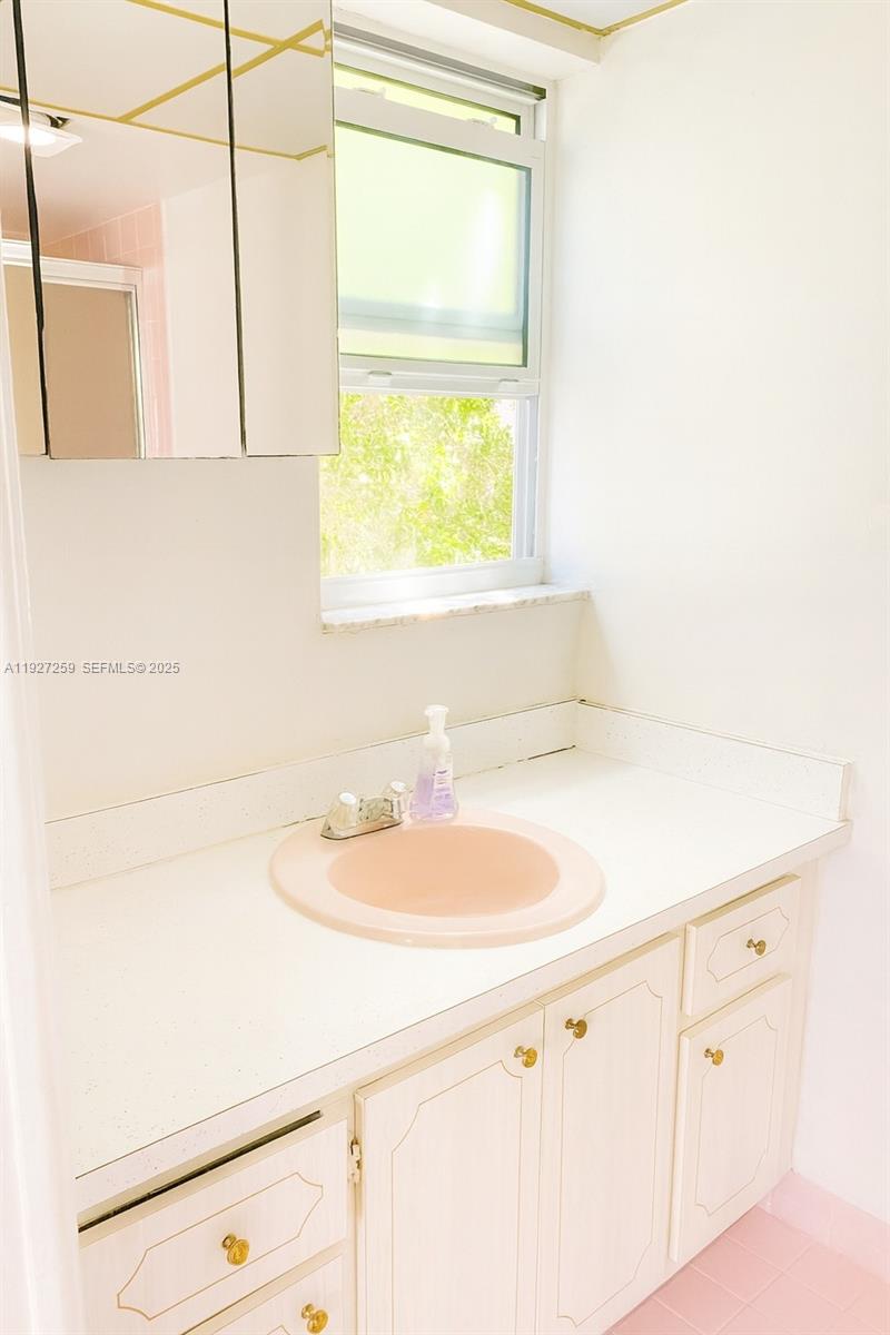 MEADOWBROOK TOWERS CONDO - Residential