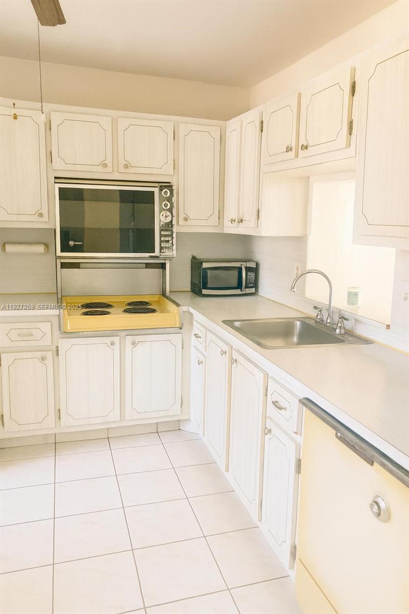 MEADOWBROOK TOWERS CONDO - Residential