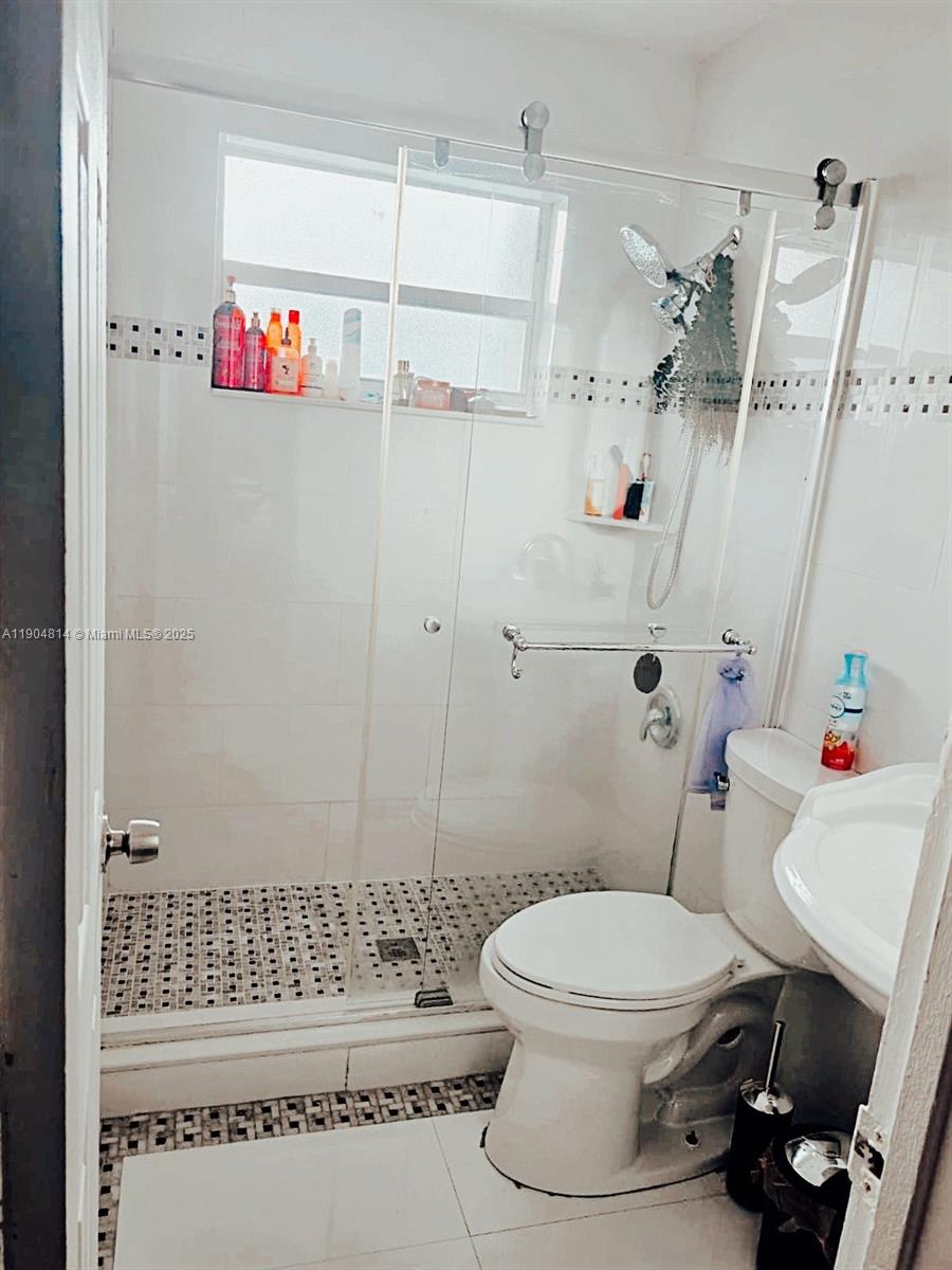 BREEZYWAY MANOR SEC - Residential Lease