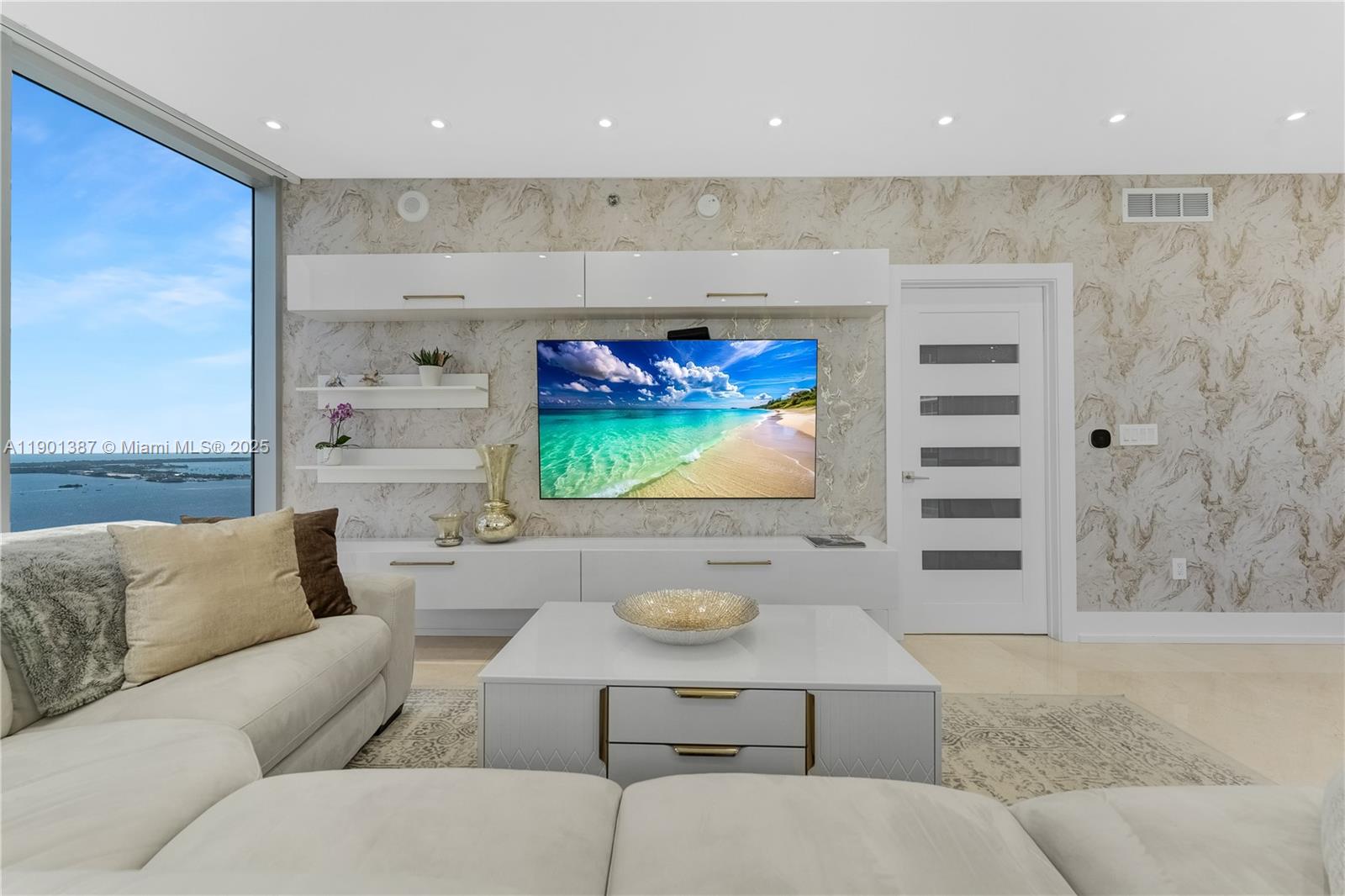 View photos, virtual tours, details... 495 Brickell Ave 3802