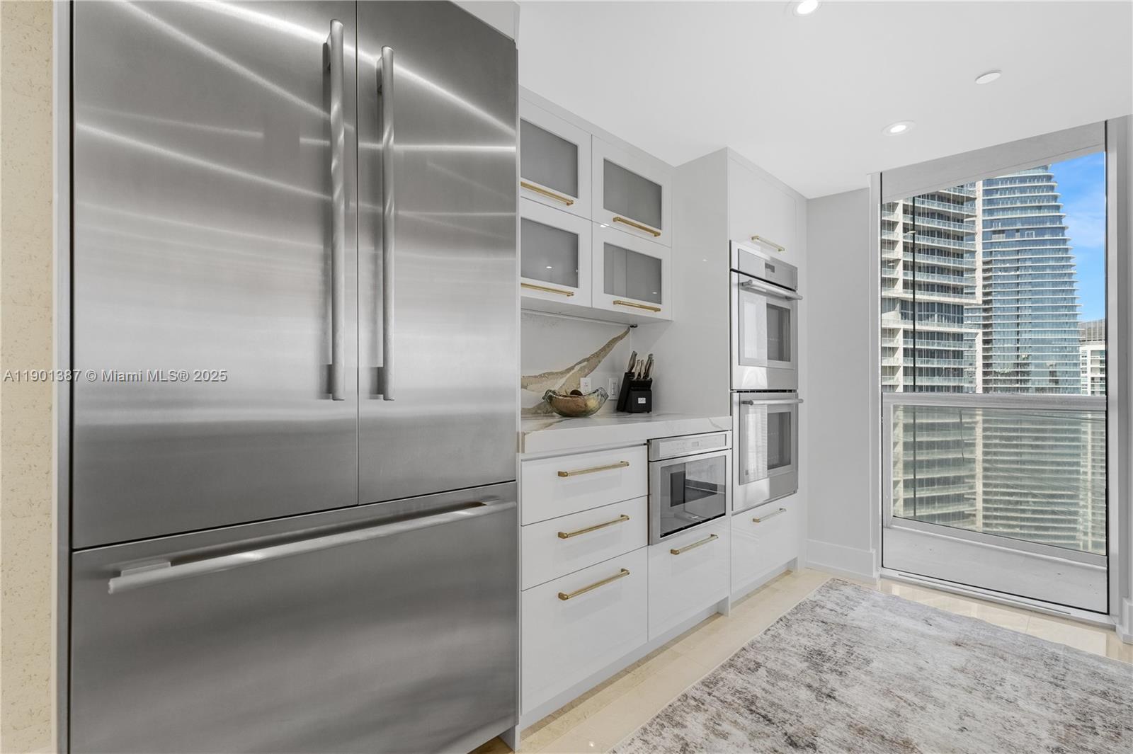 ICON BRICKELL NO TWO - Residential