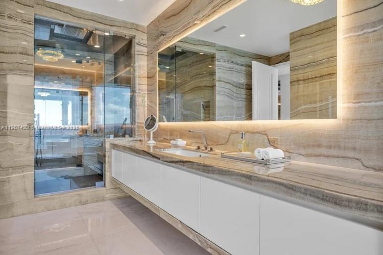 NORTH BISCAYNE BEACH AMEN - Residential