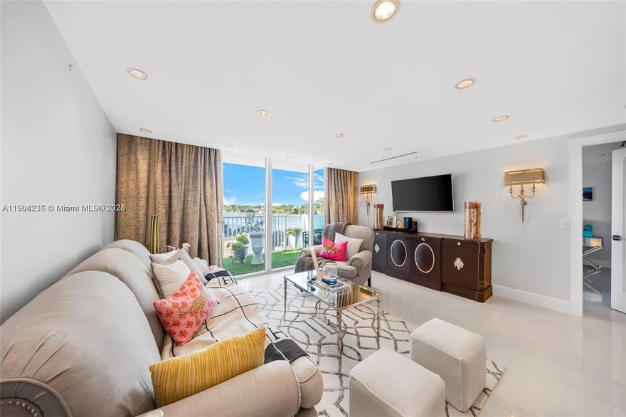 Oversized and fully remodeled 1 bdr 1.5 bath unit with a bay view in Miami Beach's Millionaire's Row! Marble floors
through, stainless steel appliances, New AC, smart lighting, large walking closet, double sinks in master bathroom
and specious shower cabin.1 covered parking space. Laundry room on each floor. AC included in HOA