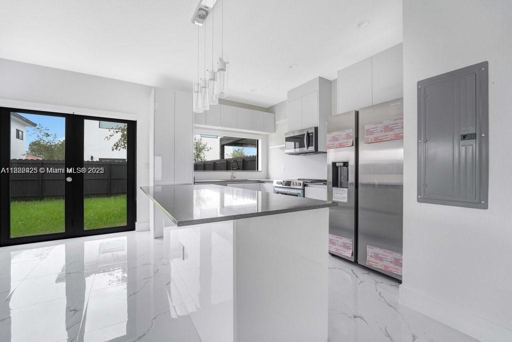 SPANISH GARDEN VILLAS - Residential