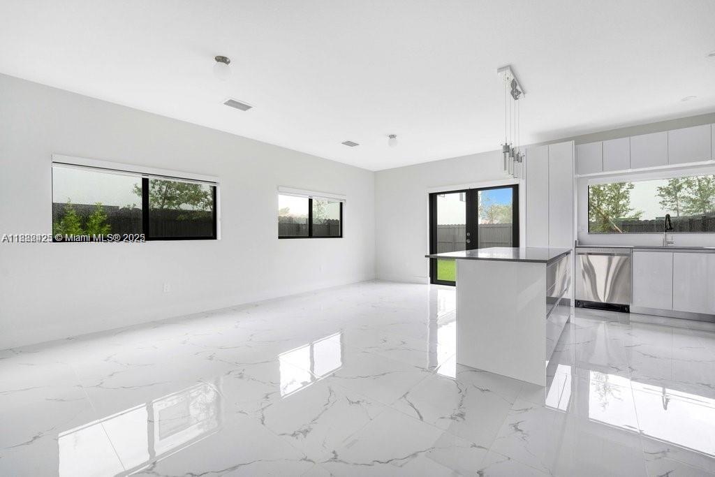 SPANISH GARDEN VILLAS - Residential