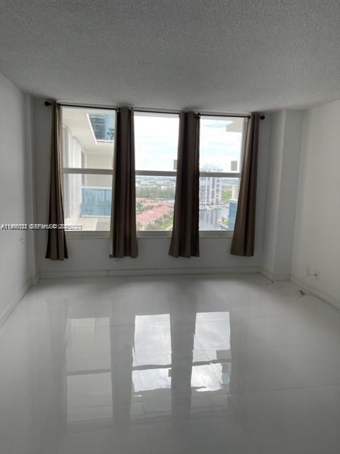 HALLMARK OF HOLLYWOOD CON - Residential Lease