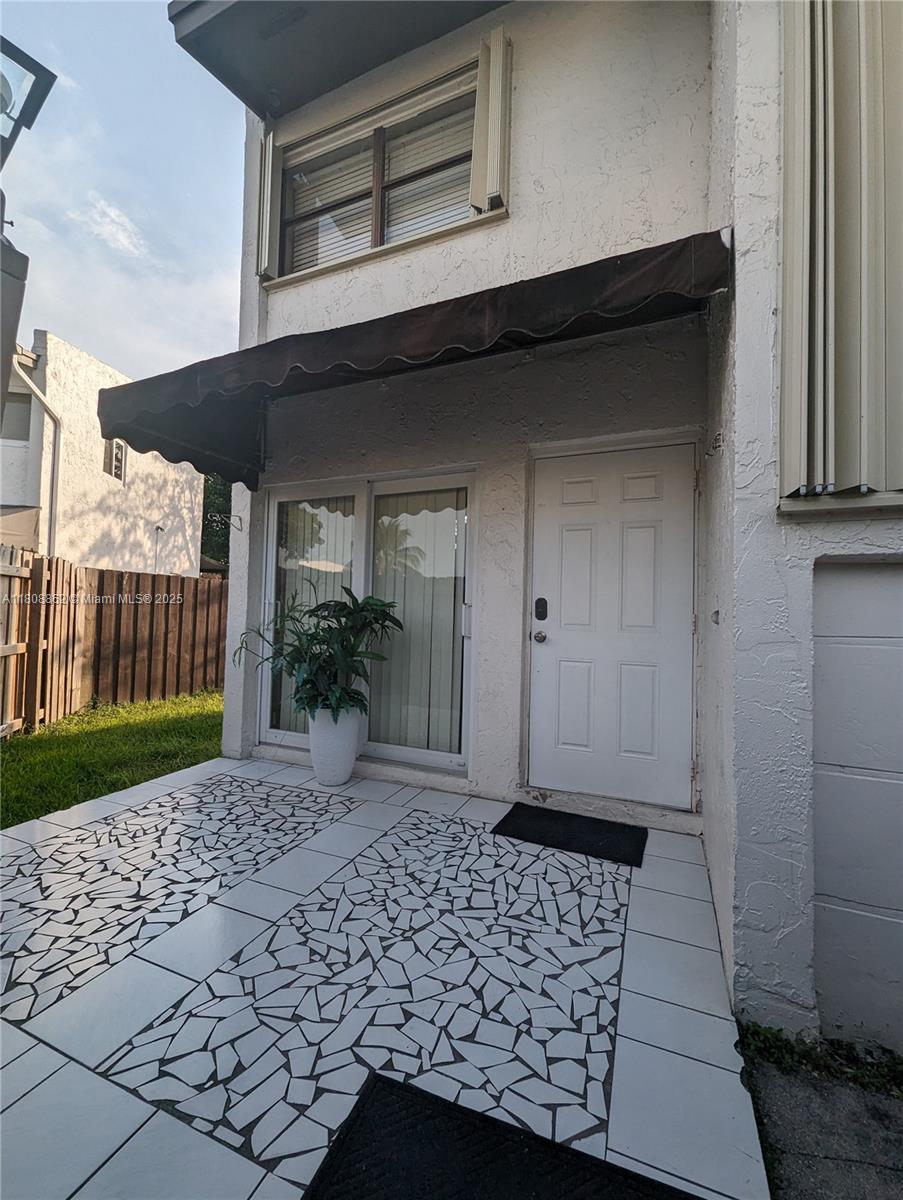 6902 Sw 114th Ave, Miami, Broward County, Florida - 3 Bedrooms  
2 Bathrooms - 