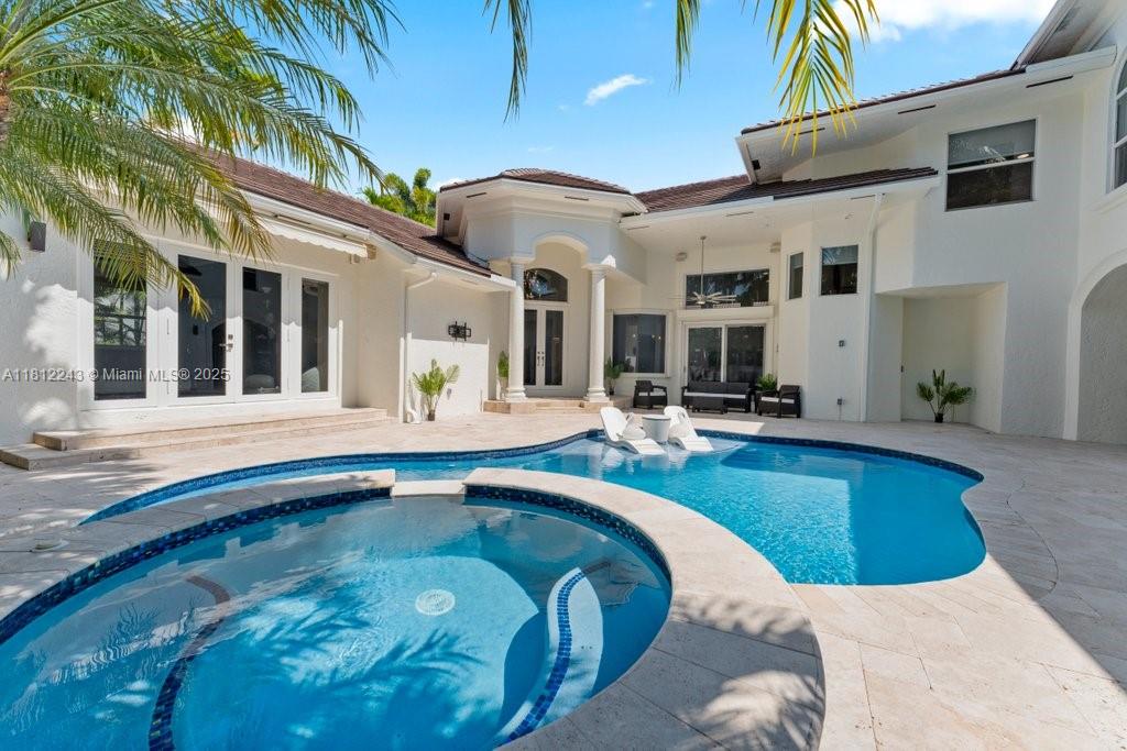 127 Swan Ave