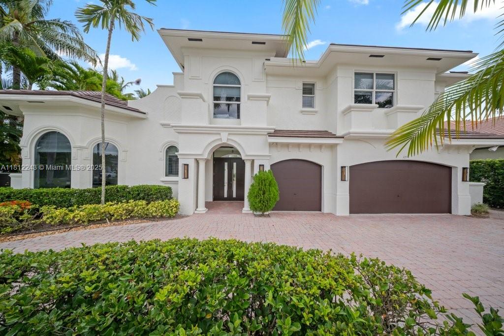 127 Swan Ave