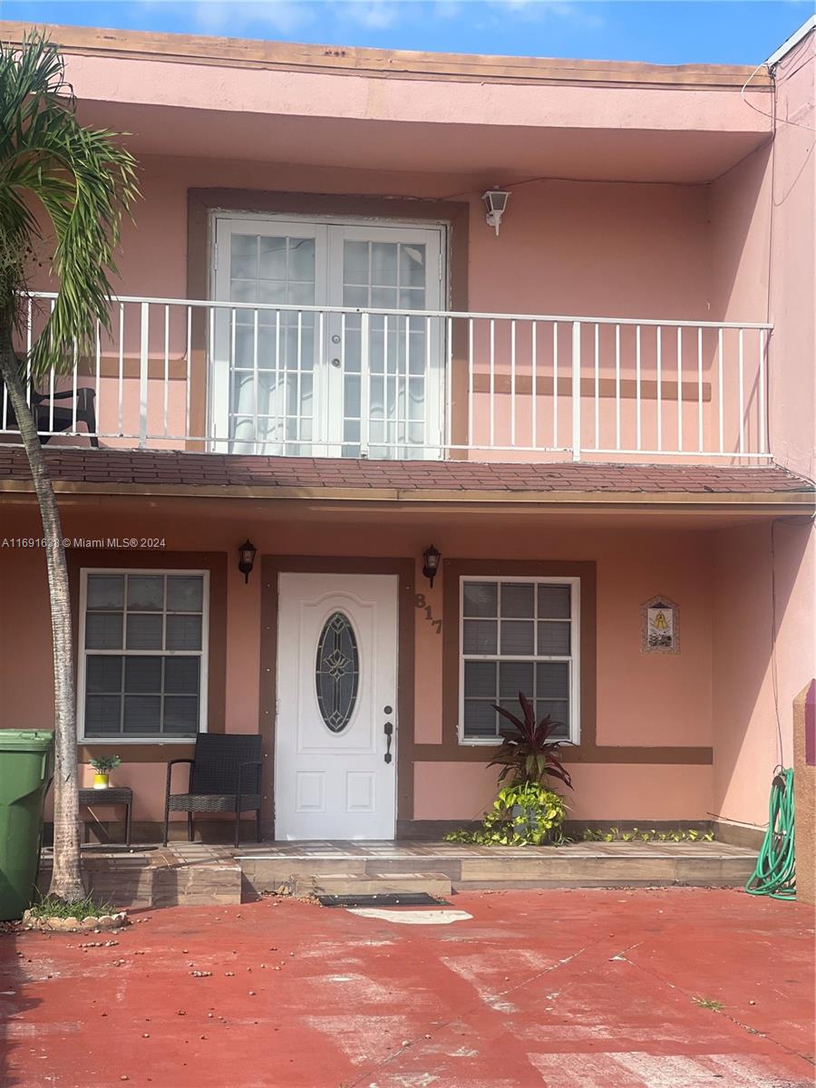 817 W 79th St, Hialeah, Miami-Dade County, Florida - 2 Bedrooms  
2 Bathrooms - 