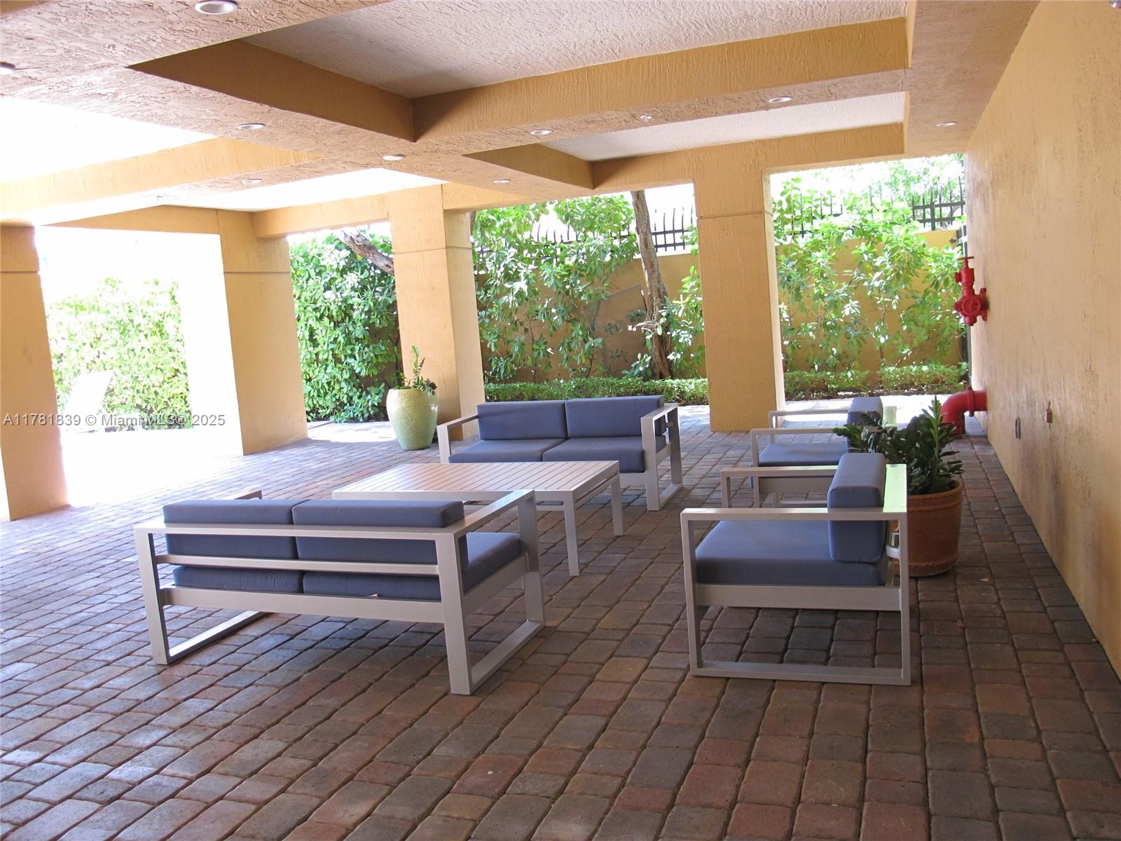 KEYSTONE VILLAS II CONDO - Residential