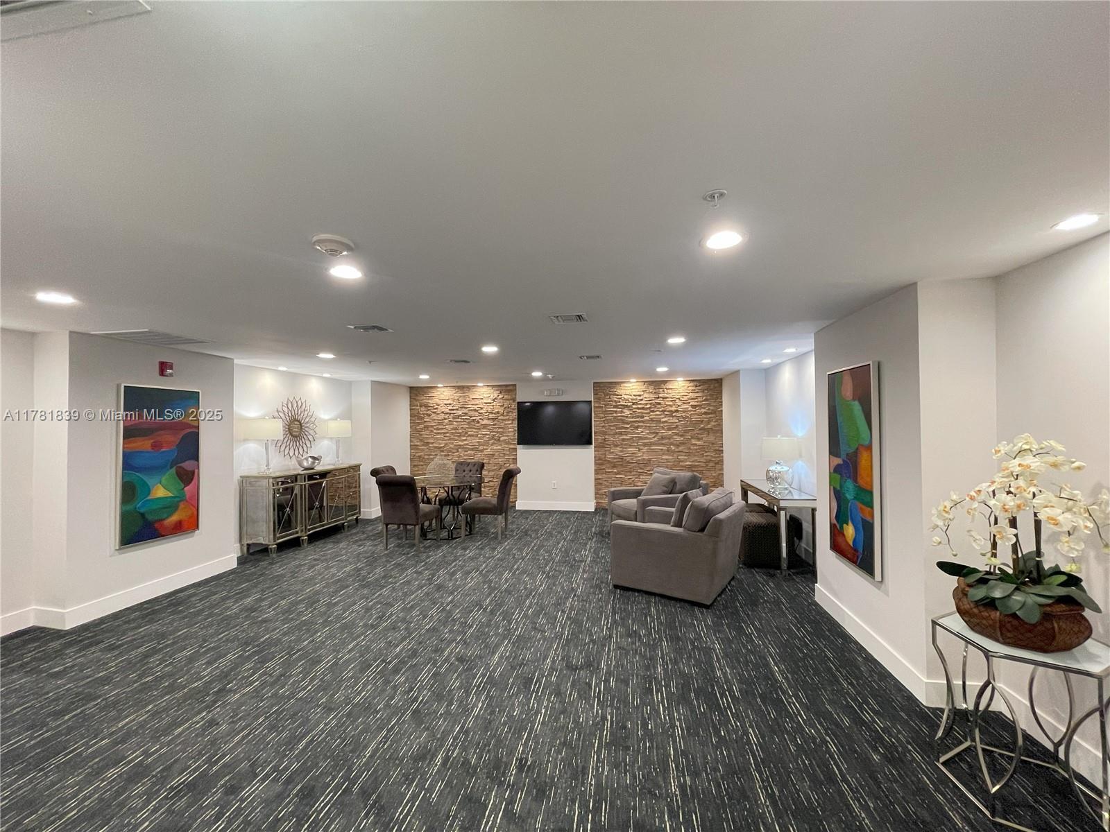 KEYSTONE VILLAS II CONDO - Residential