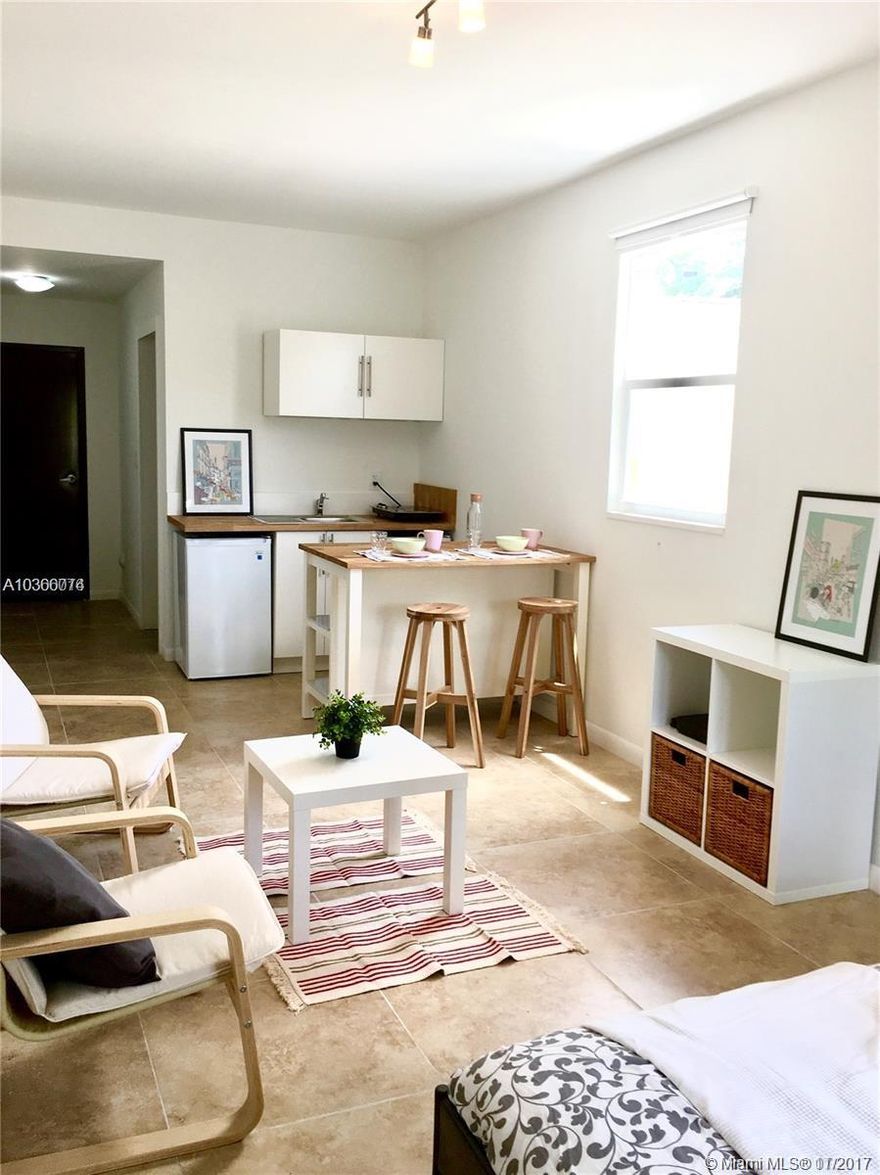 Cozy Studio to rent. New Construction. All BILLS INCLUDED (water, electicity, Internet and Cable TV).