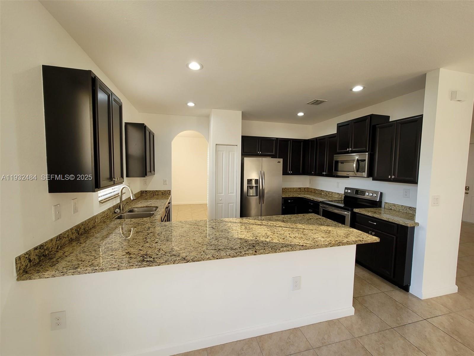 VENTANAS AT HOMESTEAD - Residential Lease