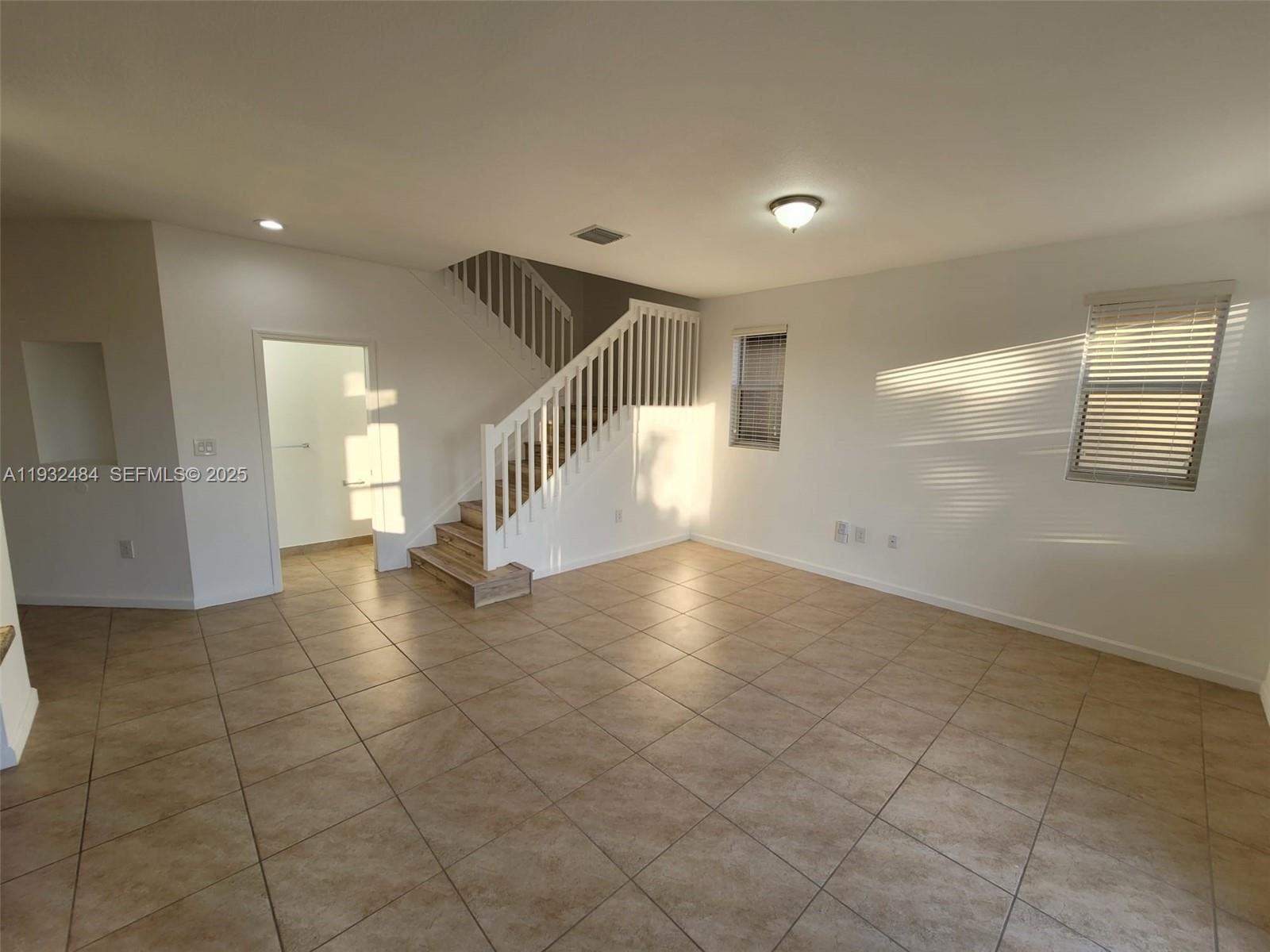 VENTANAS AT HOMESTEAD - Residential Lease