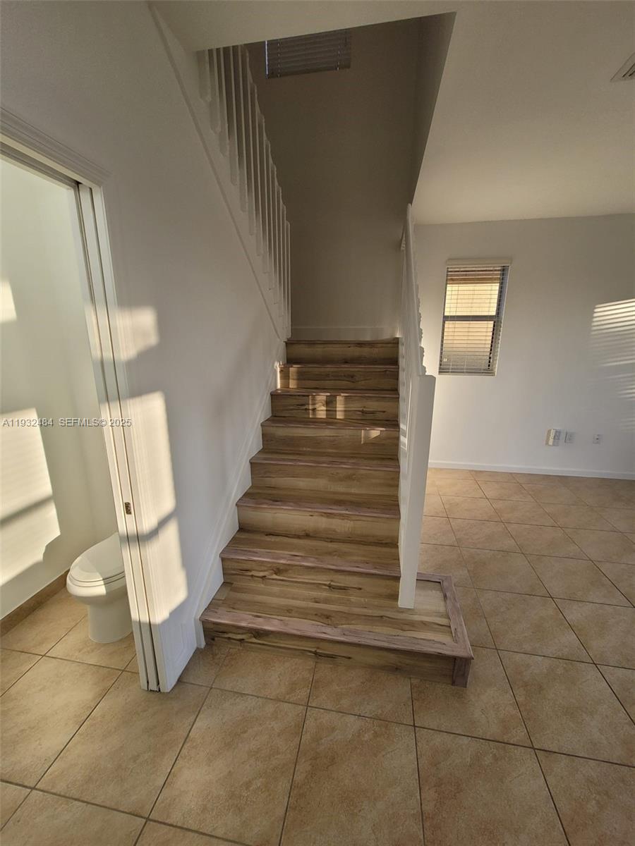 VENTANAS AT HOMESTEAD - Residential Lease