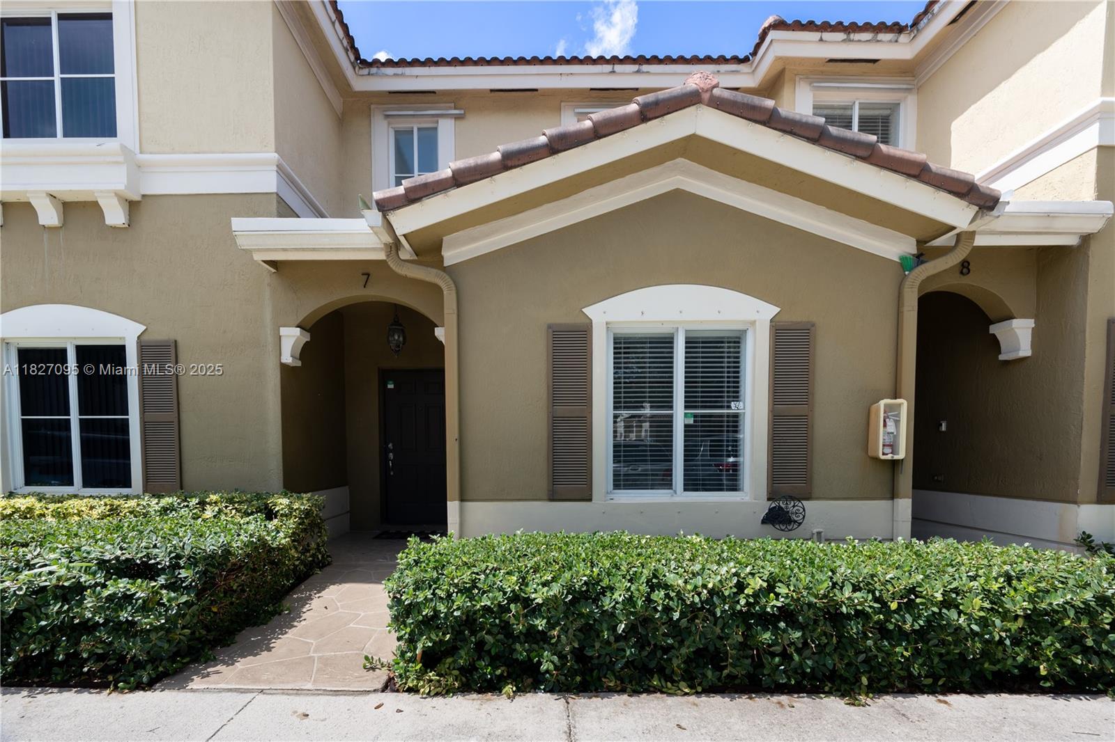 8900 W Flagler St 7