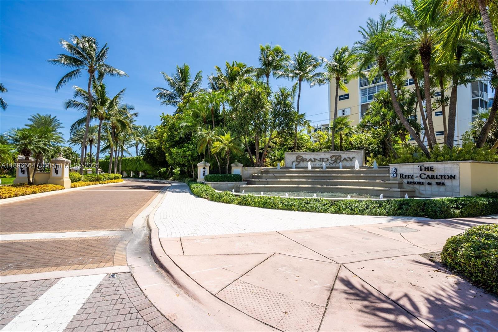 GRAND BAY RESIDENCES COND - Residential