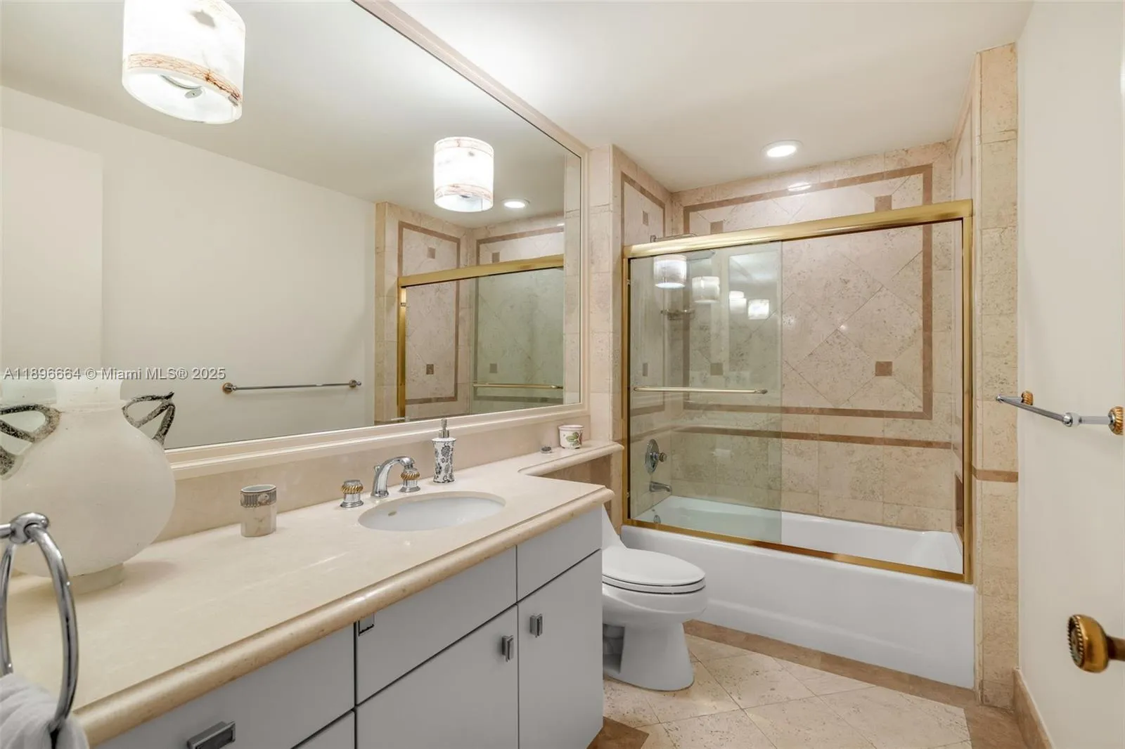 Key Biscayne, Florida 33149, United States, 5 Bedrooms Bedrooms, ,6 BathroomsBathrooms,Residential,Active,228048