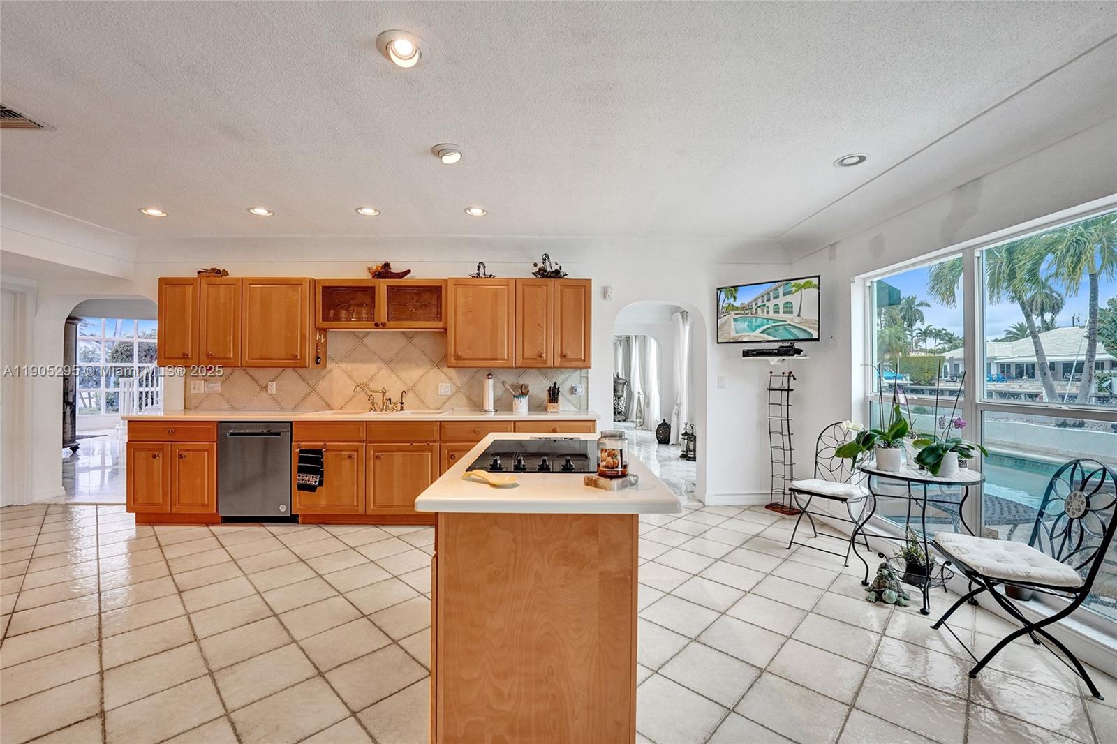 CORAL RIDGE COUNTRY CLUB - Residential Lease