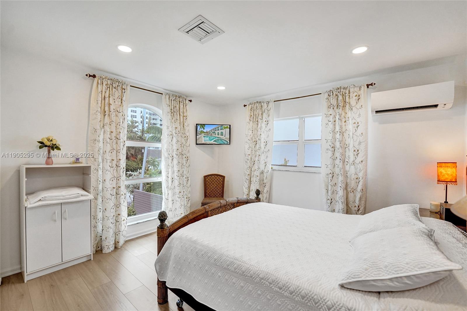 CORAL RIDGE COUNTRY CLUB - Residential Lease