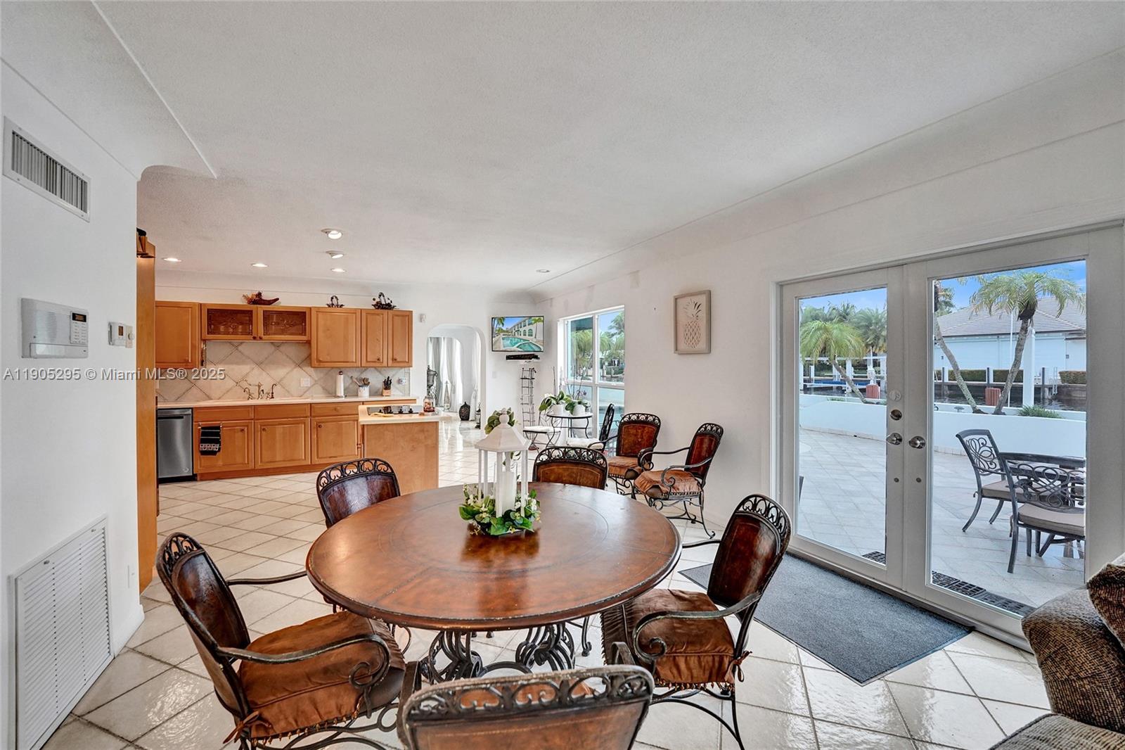 CORAL RIDGE COUNTRY CLUB - Residential Lease