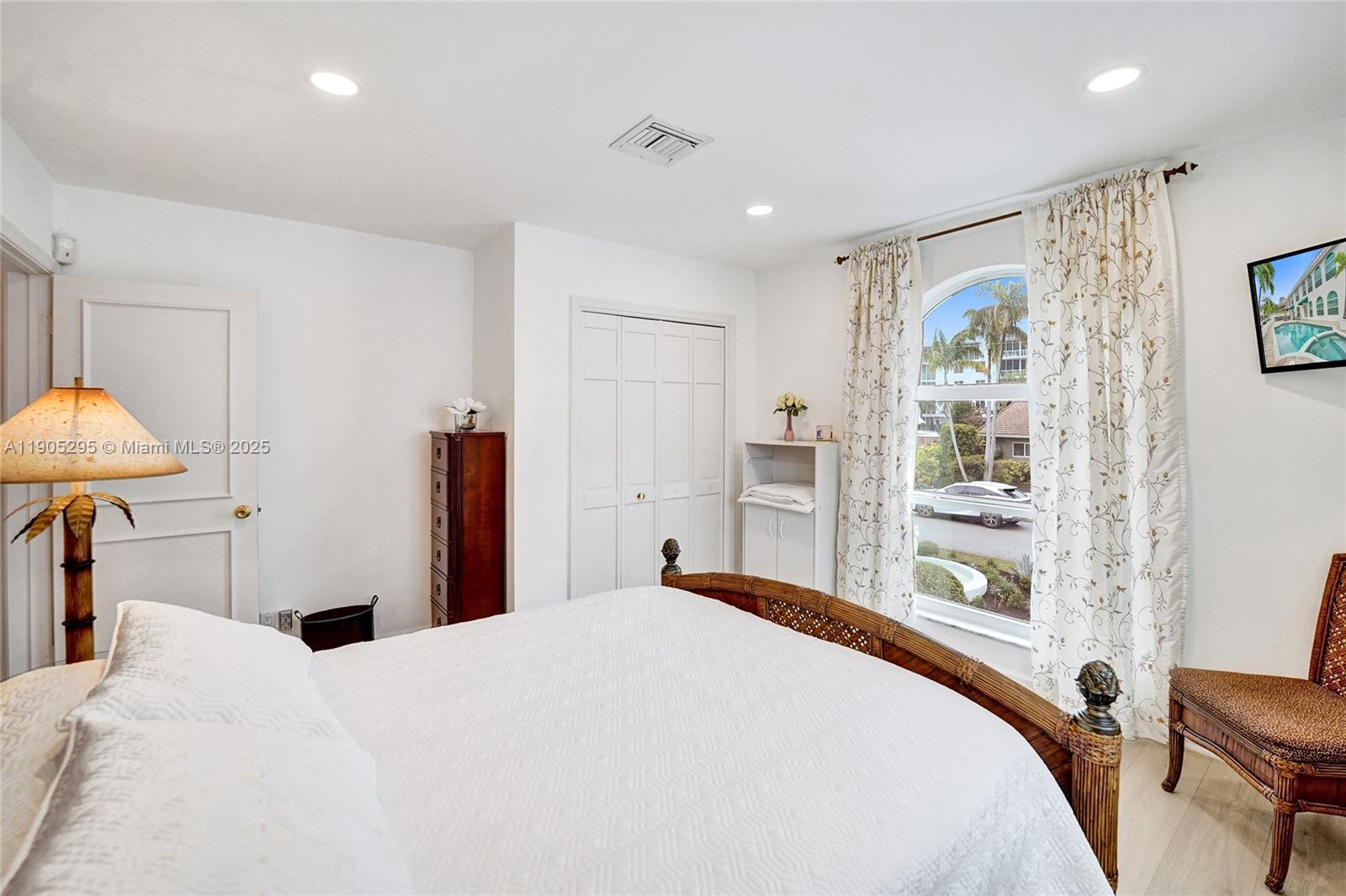 CORAL RIDGE COUNTRY CLUB - Residential Lease