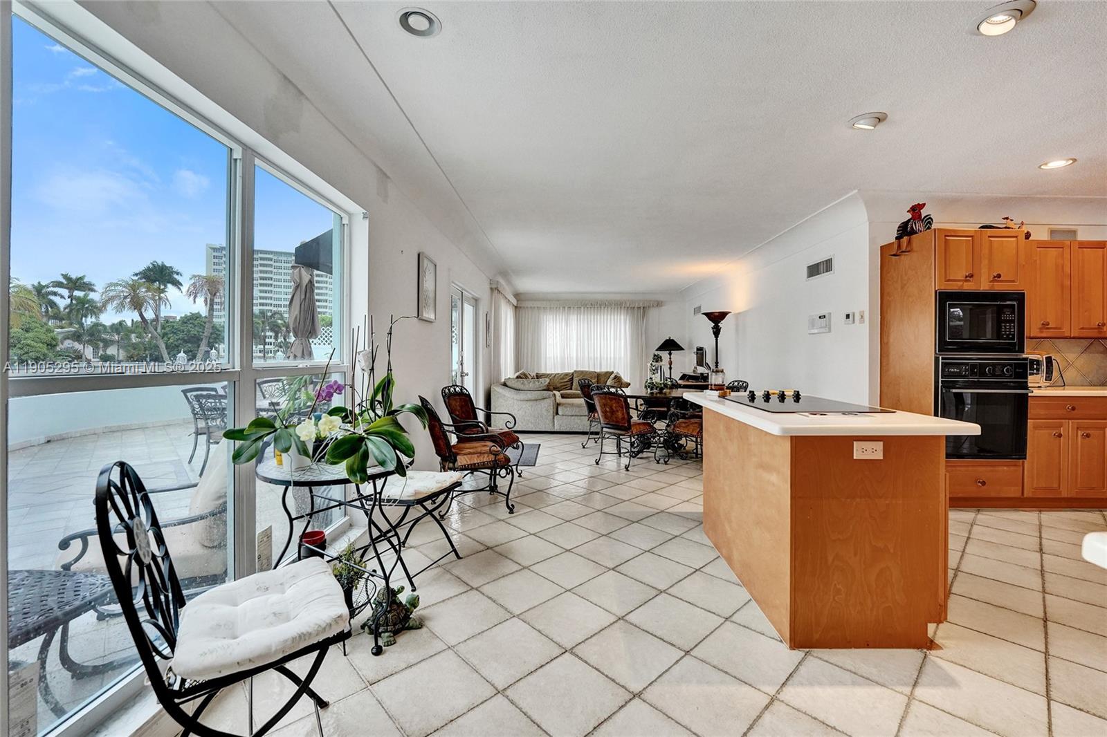 CORAL RIDGE COUNTRY CLUB - Residential Lease