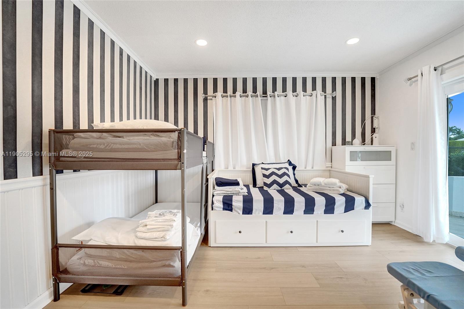 CORAL RIDGE COUNTRY CLUB - Residential Lease