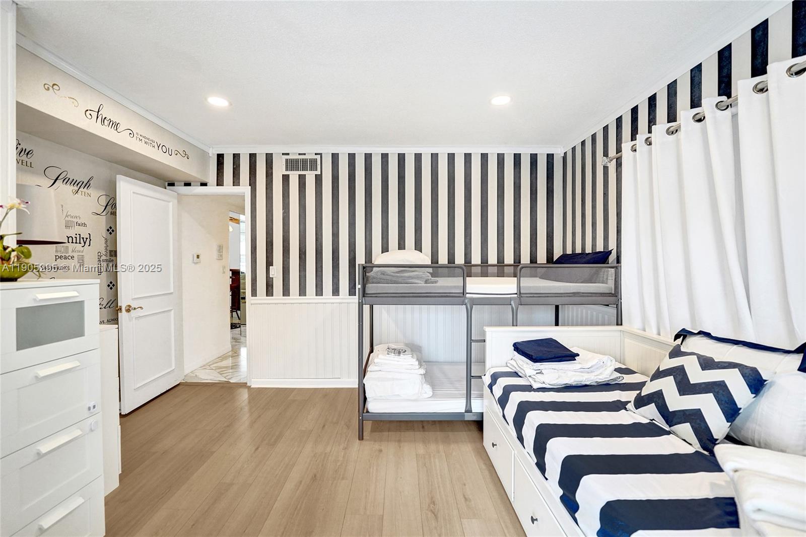 CORAL RIDGE COUNTRY CLUB - Residential Lease