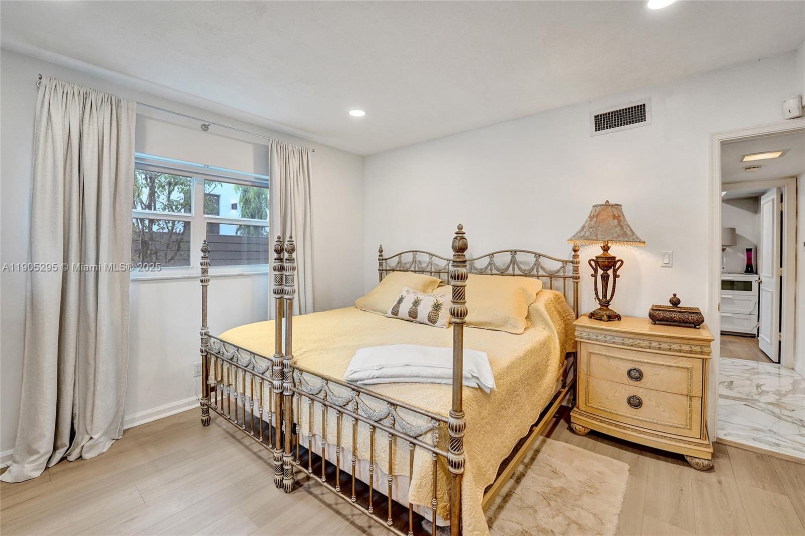 CORAL RIDGE COUNTRY CLUB - Residential Lease