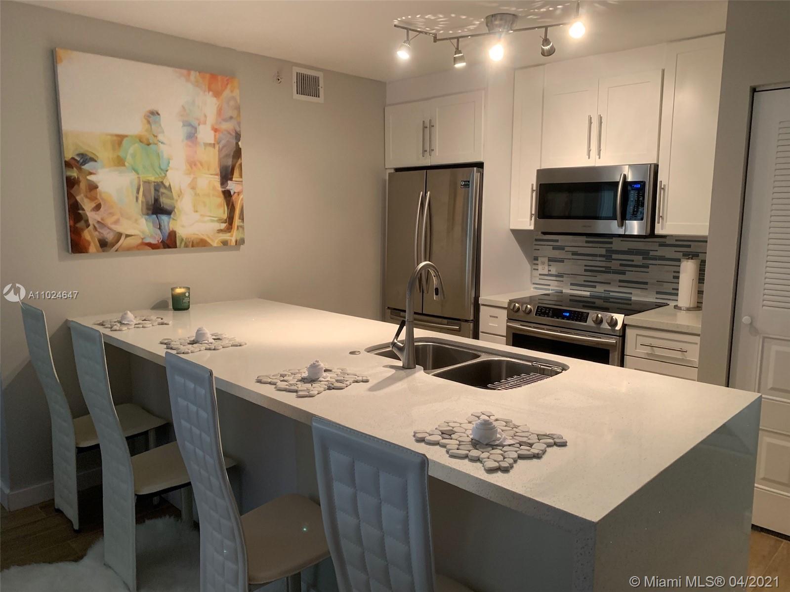 completely renovated 1/1 for rent, full size washer and dryer, granite counter tops, file floors, and assigned parking.
community offers, full gym, pool, spa, club house BBQ area and much more. Rent includes water, sewer, trash, cable, and internet. 690 credit required by community