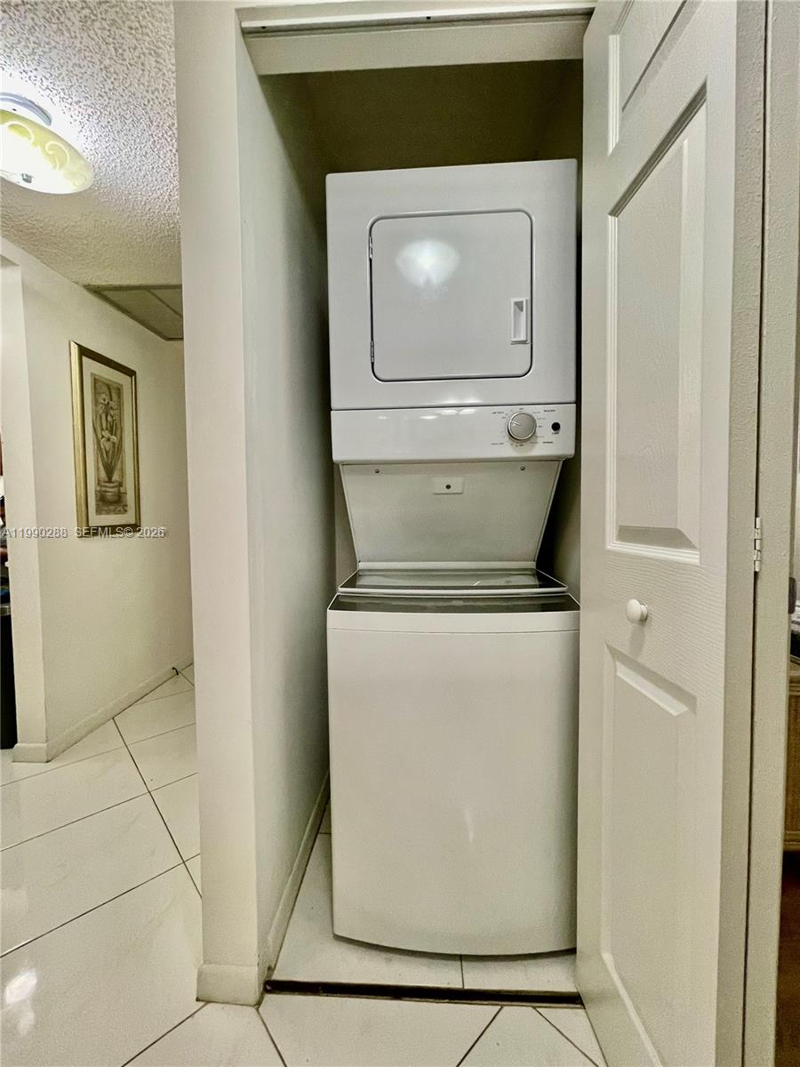 POND APPLE PLACE IV-B CON - Residential