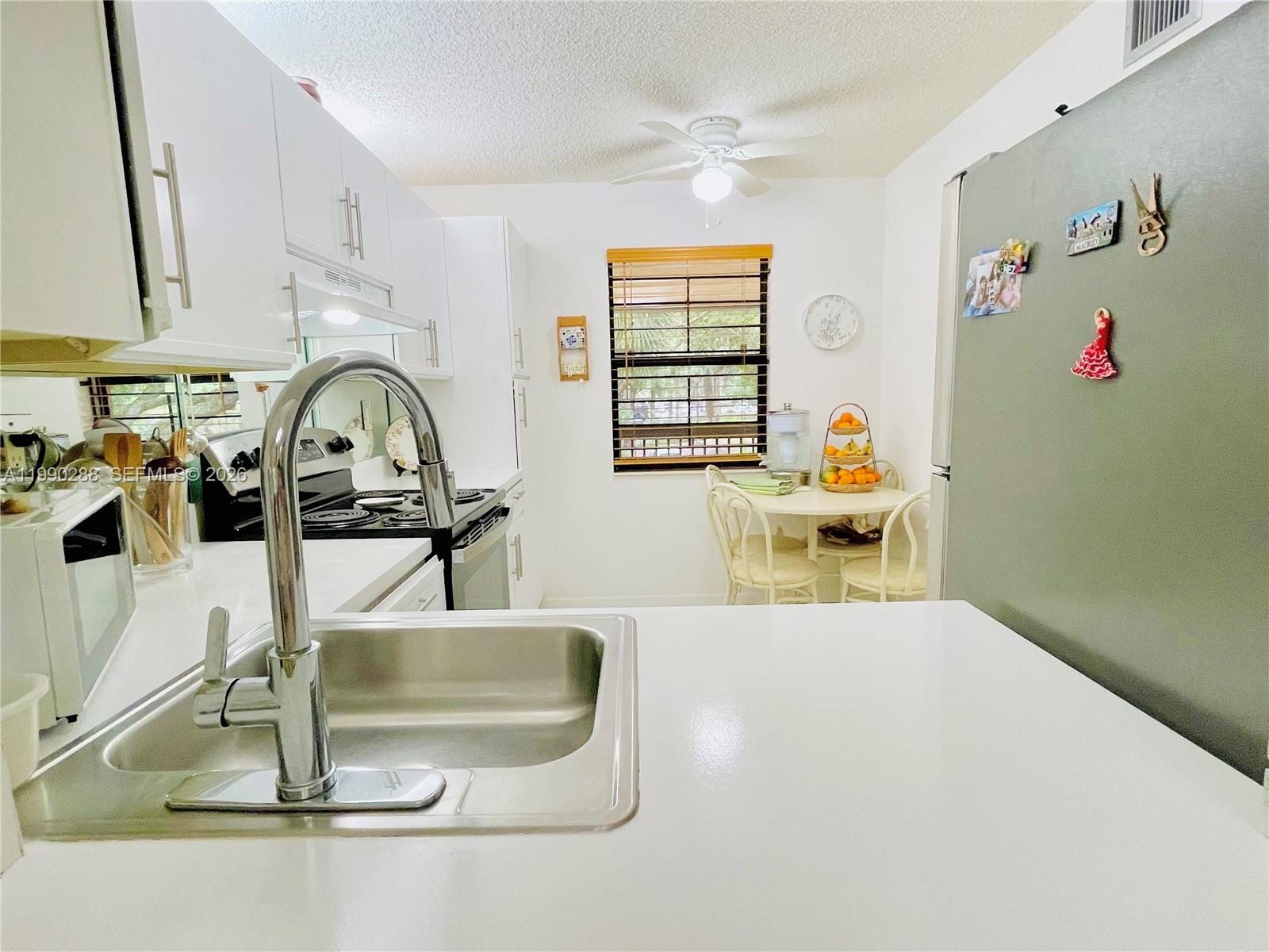 POND APPLE PLACE IV-B CON - Residential