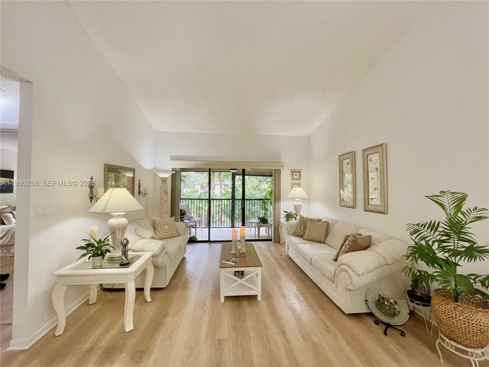 POND APPLE PLACE IV-B CON - Residential