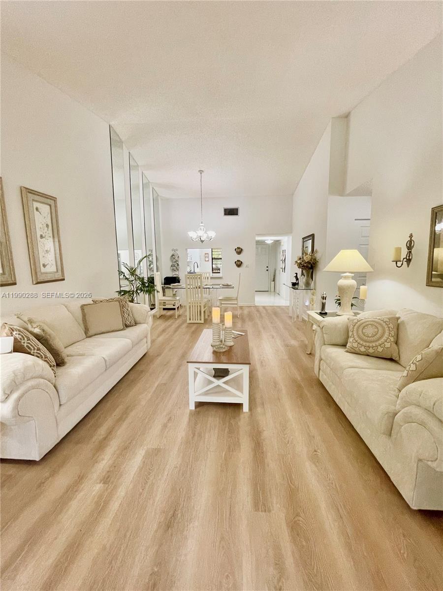 POND APPLE PLACE IV-B CON - Residential