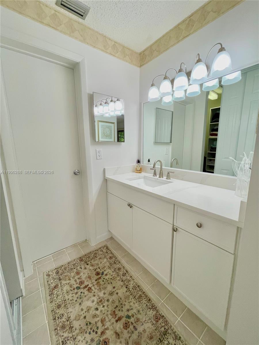 POND APPLE PLACE IV-B CON - Residential