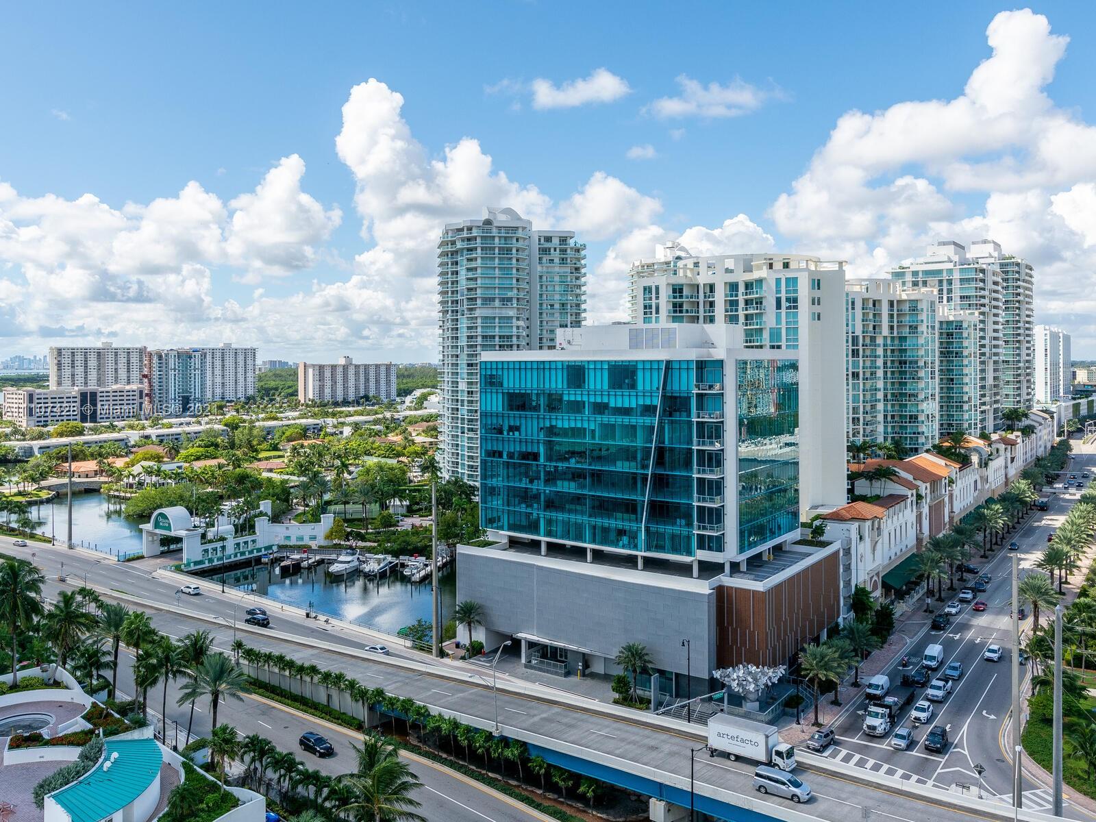 LA PERLA CONDO - Residential Lease