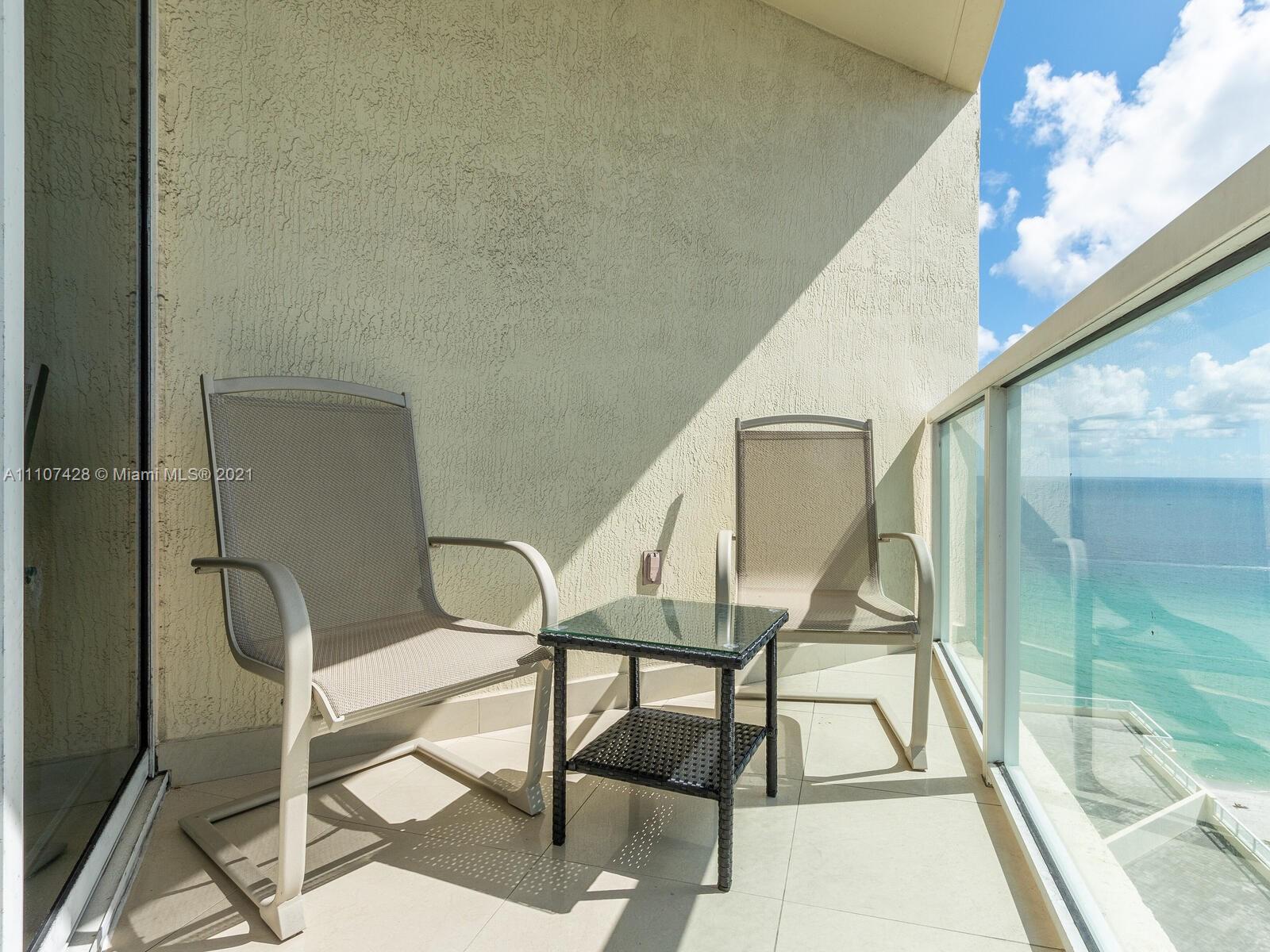 LA PERLA CONDO - Residential Lease