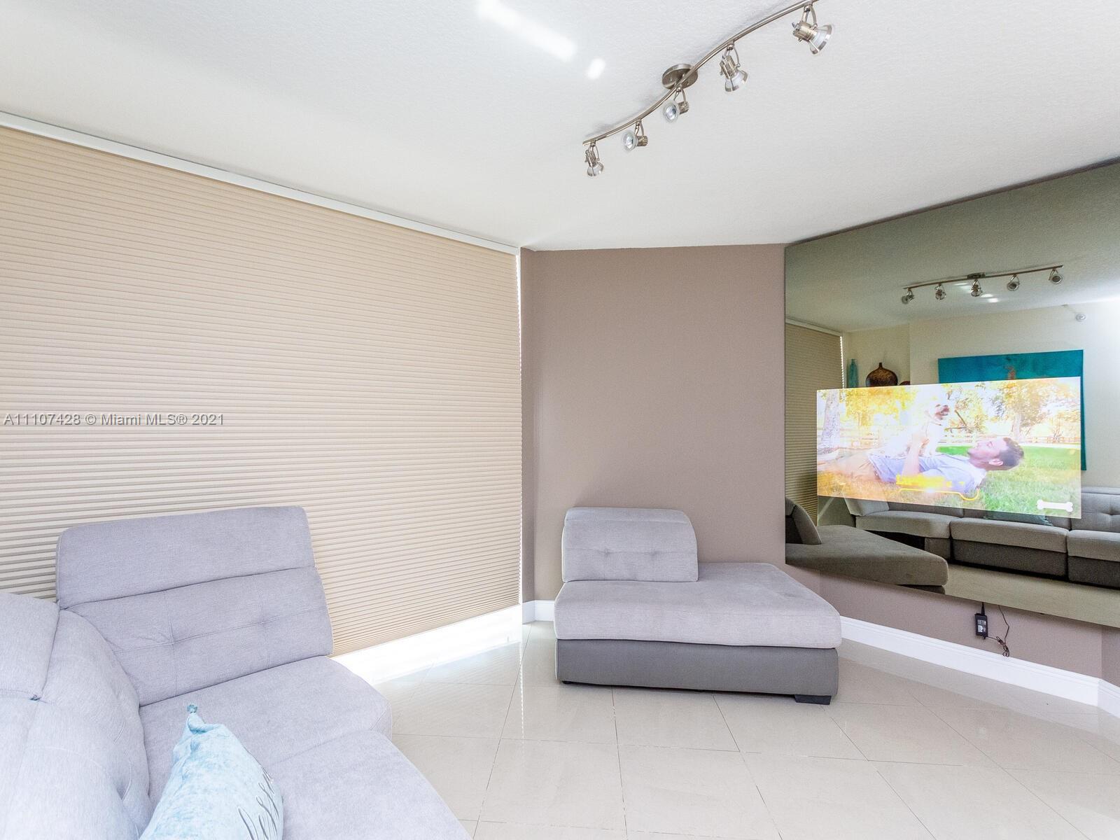 LA PERLA CONDO - Residential Lease