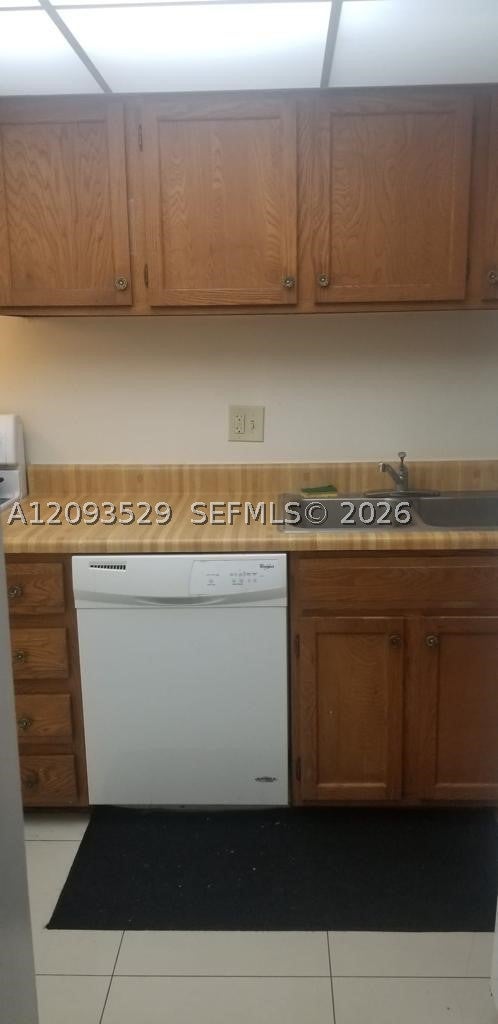 Photo of 3650 Inverrary Dr #2Y, Lauderhill, FL 33319 (MLS # A12093529)