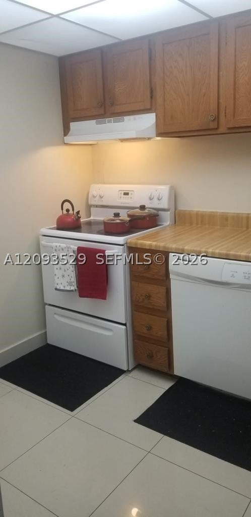 Photo of 3650 Inverrary Dr #2Y, Lauderhill, FL 33319 (MLS # A12093529)