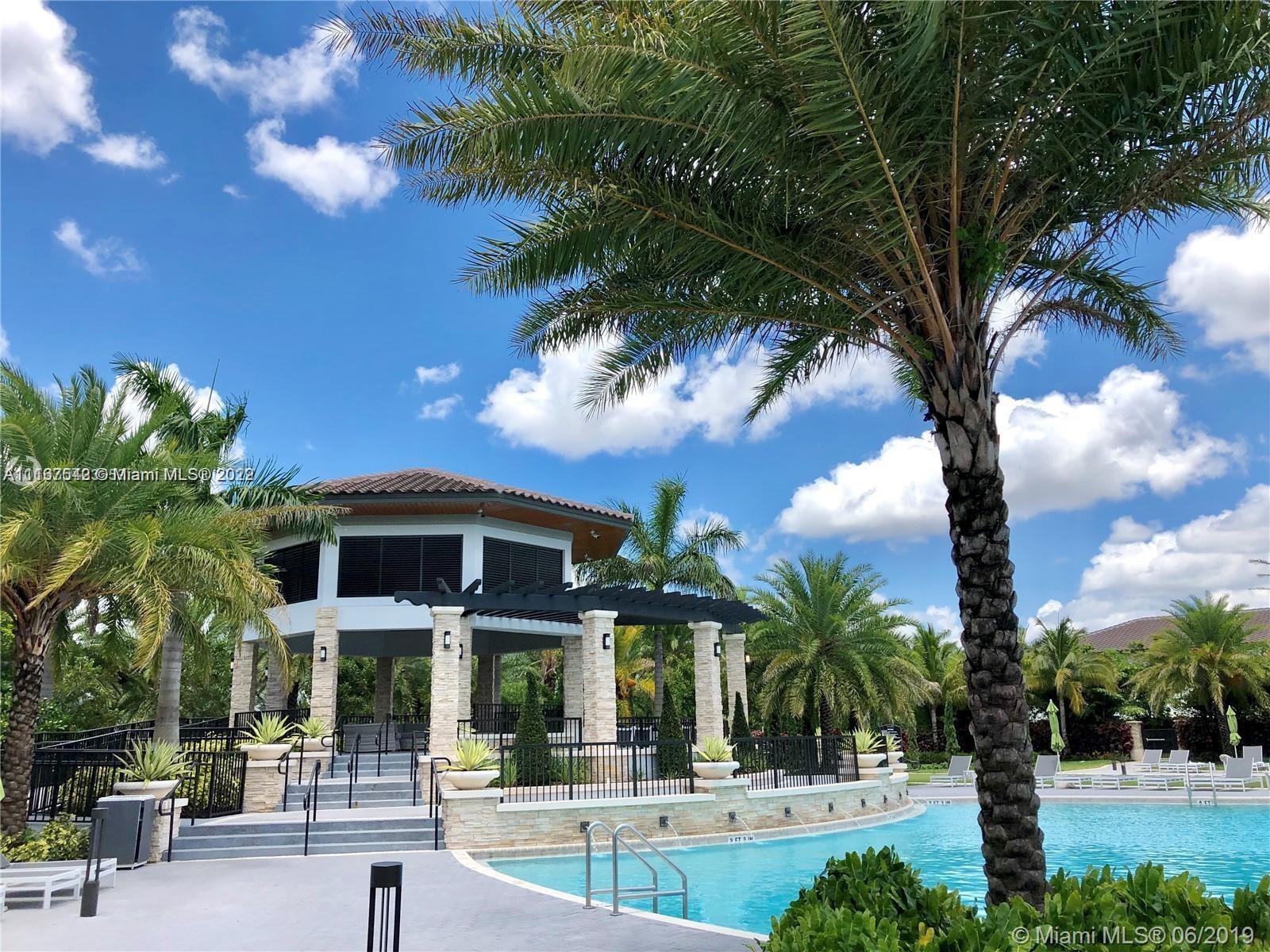 APEX AT PARK CENTRAL COND - Residential Lease