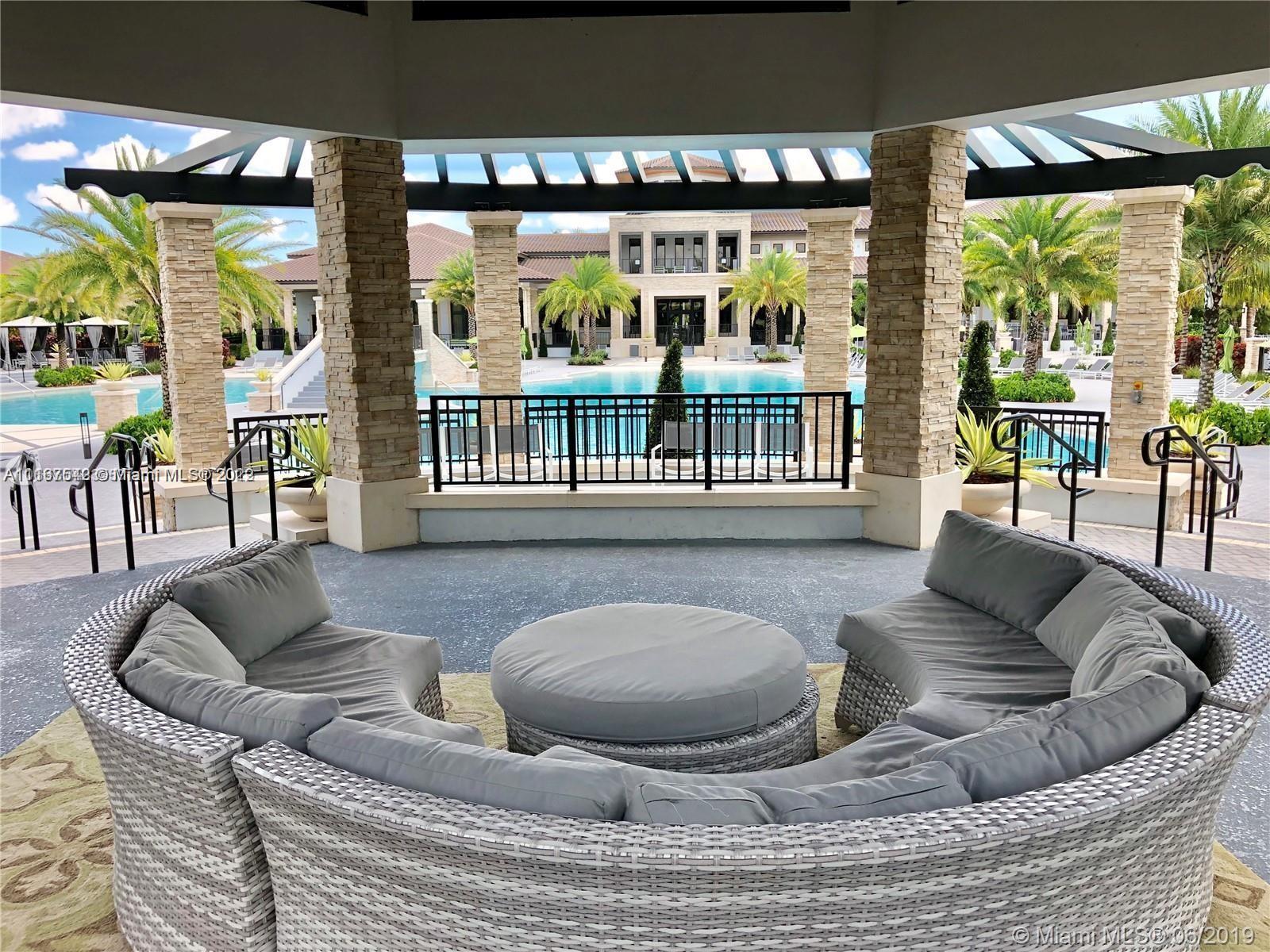 APEX AT PARK CENTRAL COND - Residential Lease