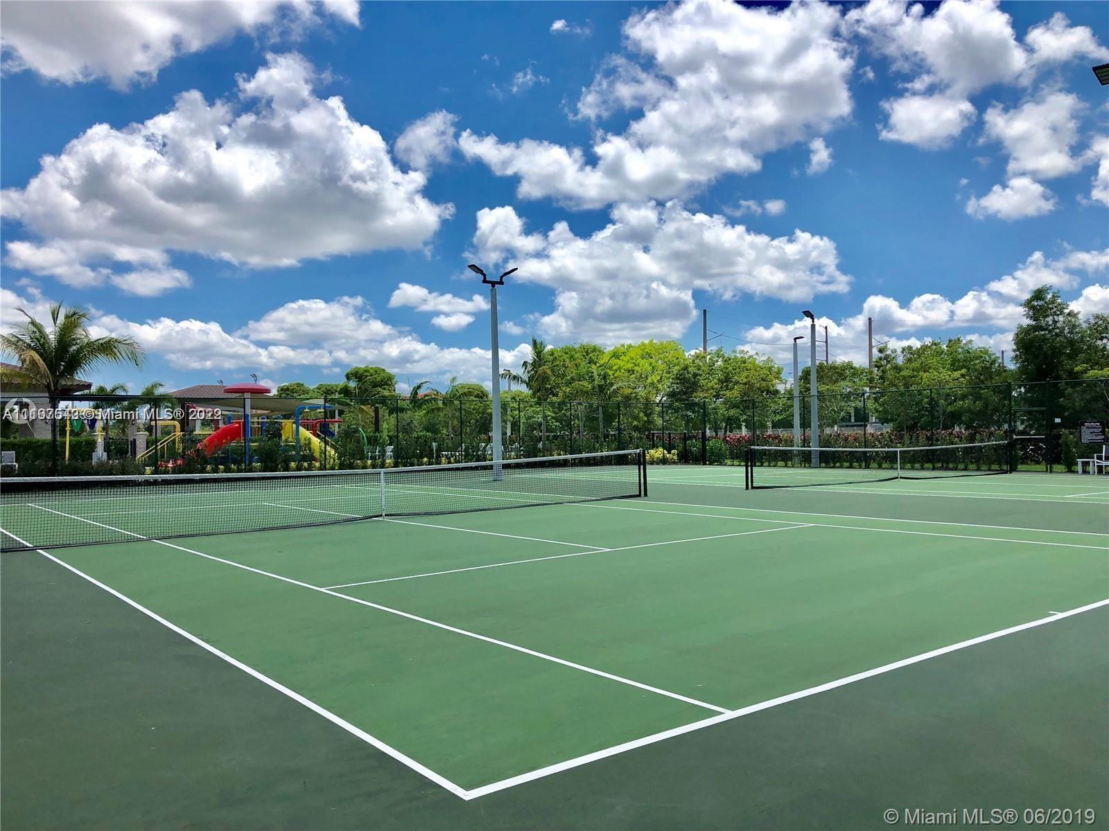 APEX AT PARK CENTRAL COND - Residential Lease