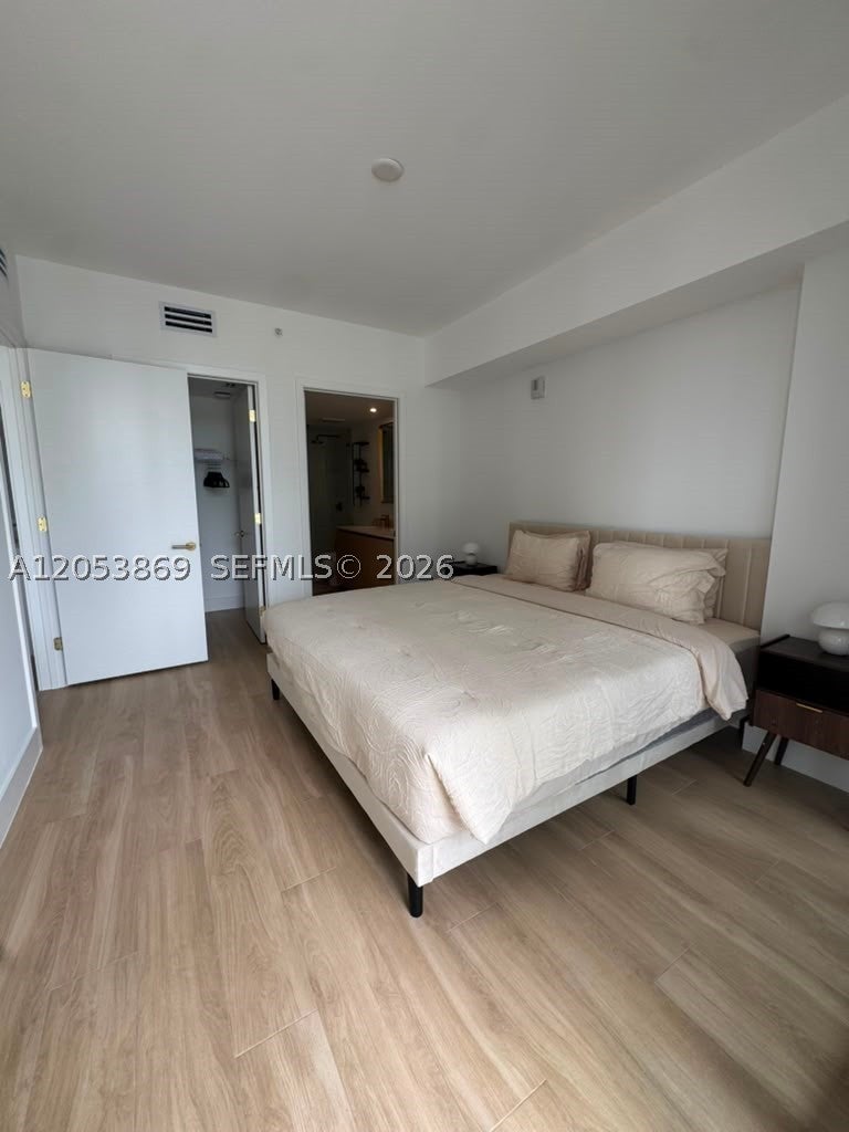 90 NE 32nd St 811