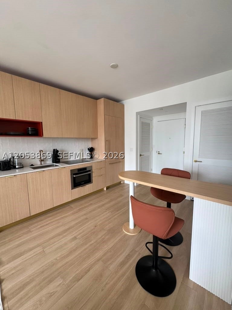 90 NE 32nd St 811